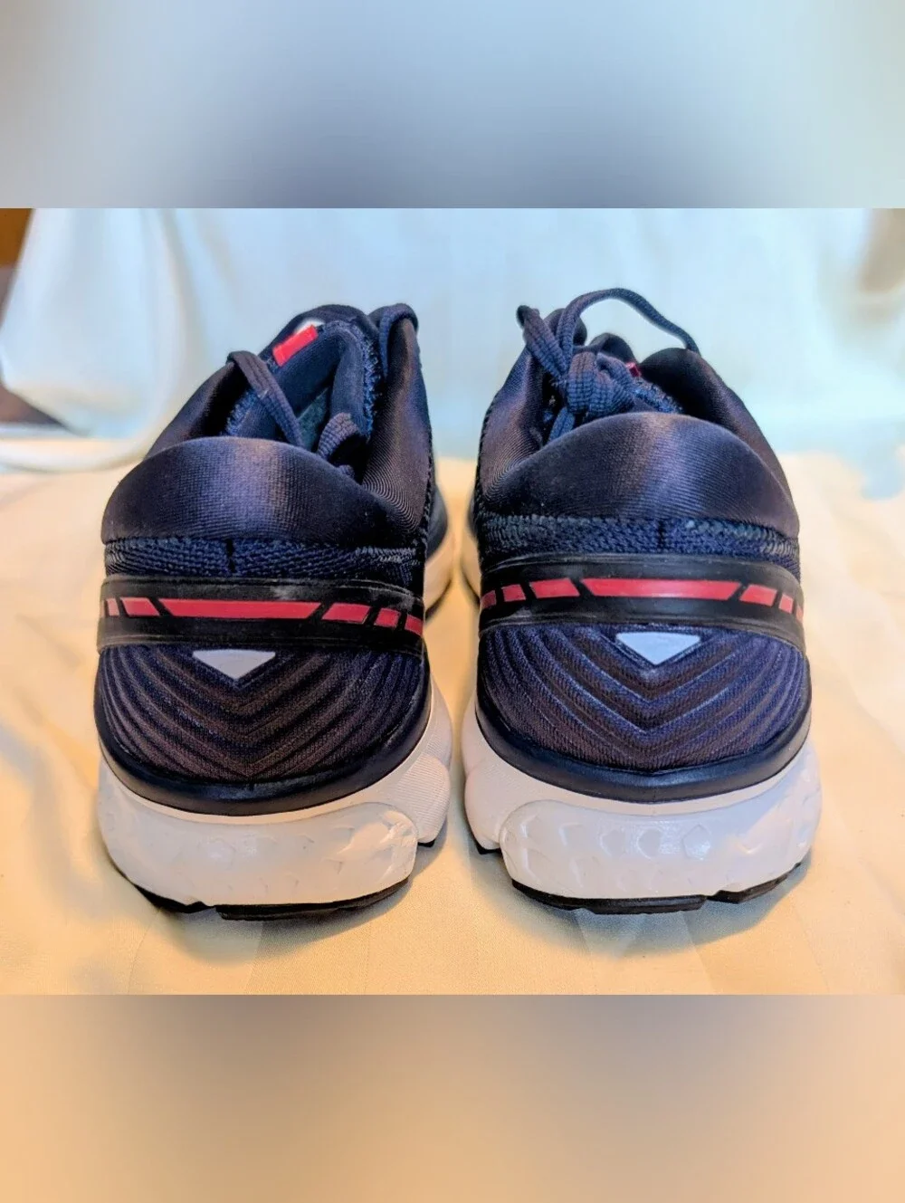 NEW Brooks Ghost 11 Men's 9.5 D Running Shoes Navy Red White w/ Box